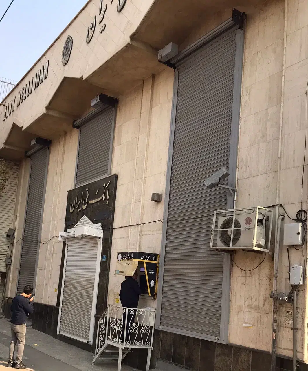 نصب کرکره برقی در پاسداران - تصویر 3