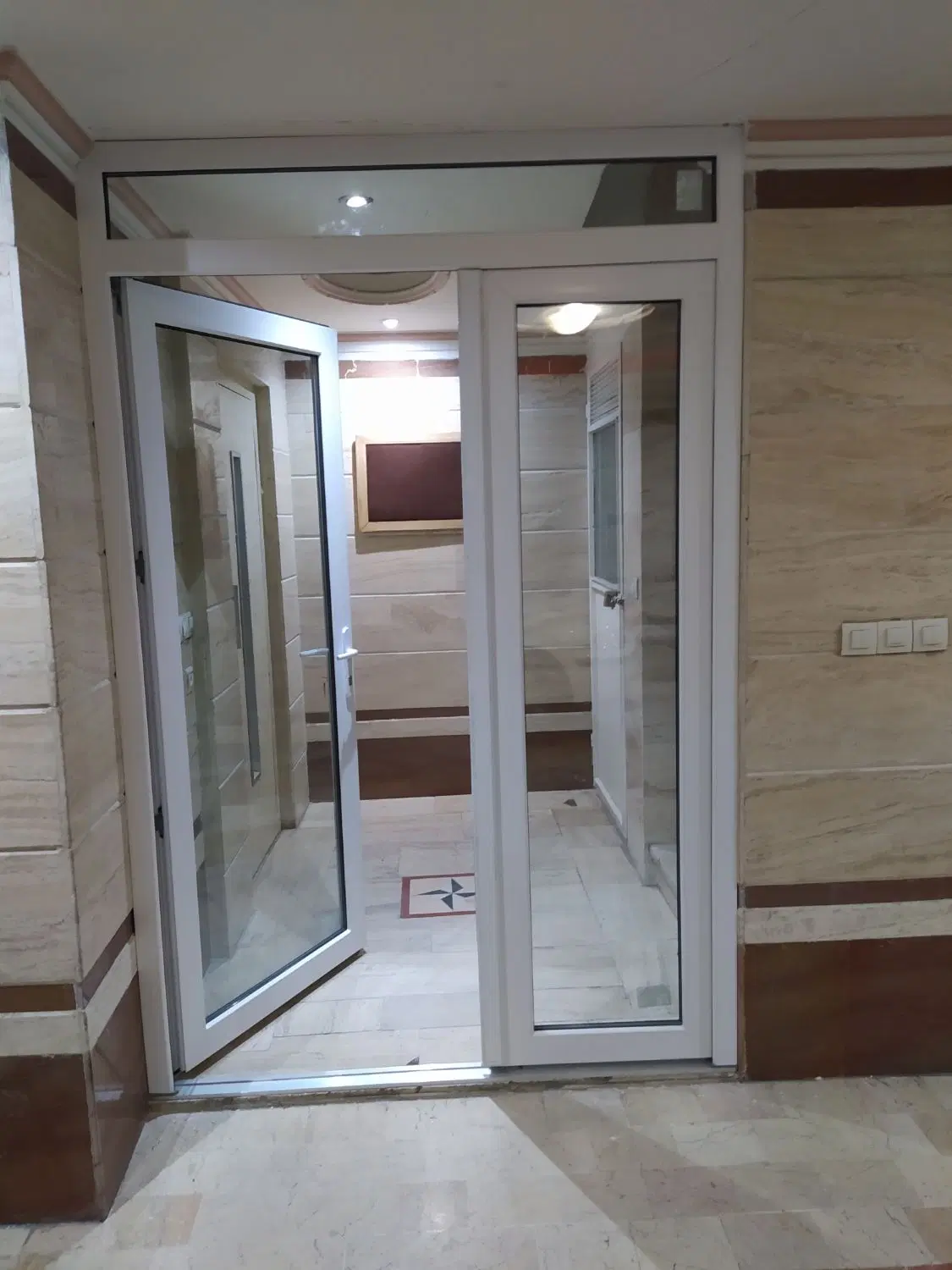 تعمیر و ساخت درب و پنجره دوجداره در عباس‌آباد - تصویر 7