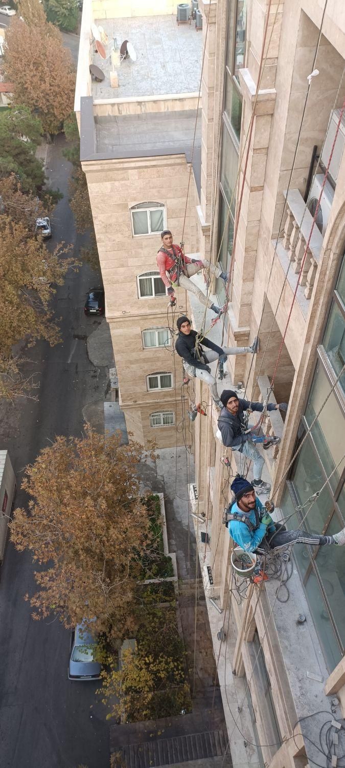 کار در ارتفاع و نماشویی در آذری - تصویر 2