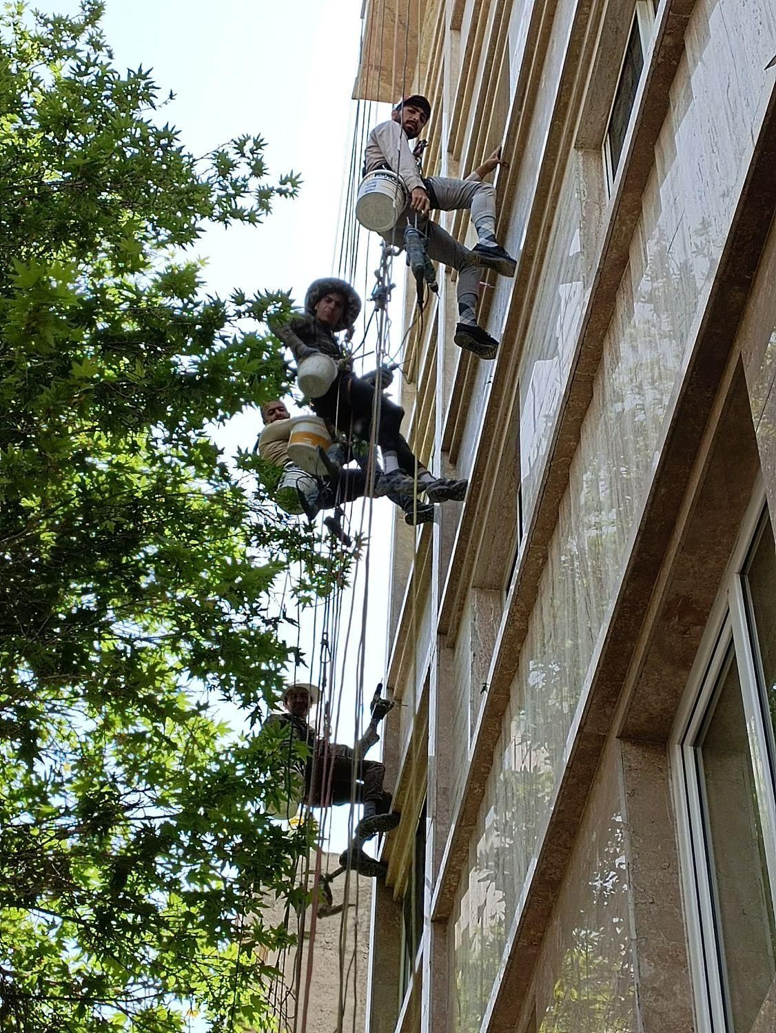کار در ارتفاع و نماشویی در آذری - تصویر 6