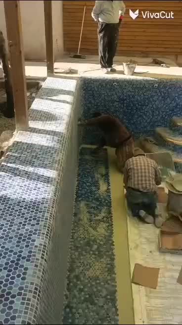 سرامیک‌کاری استخر و جکوزی محمودی چهرق