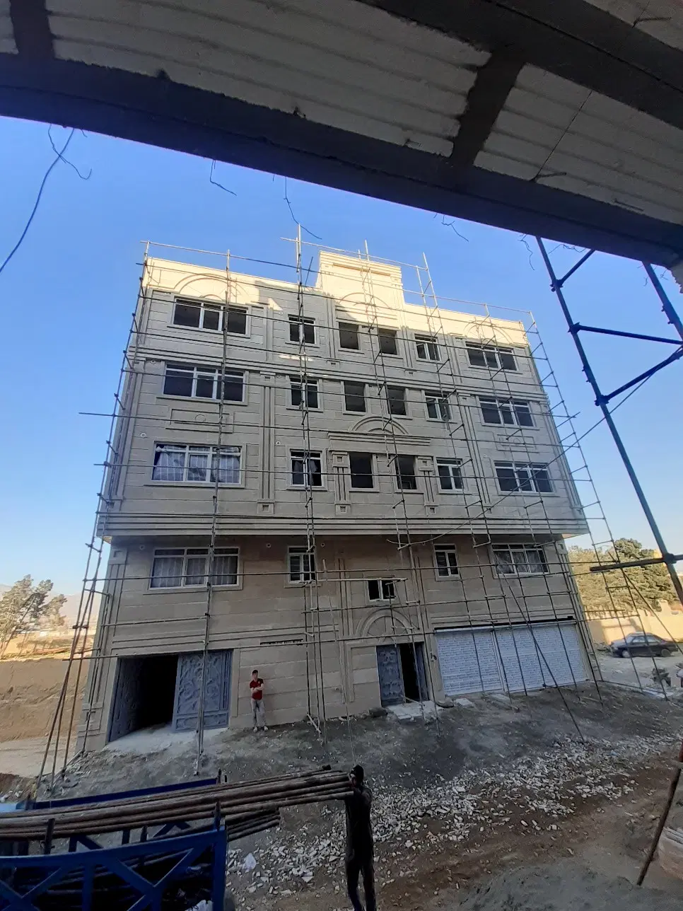سنگ‌کاری و کاشی‌کاری در مرزداران - تصویر 9
