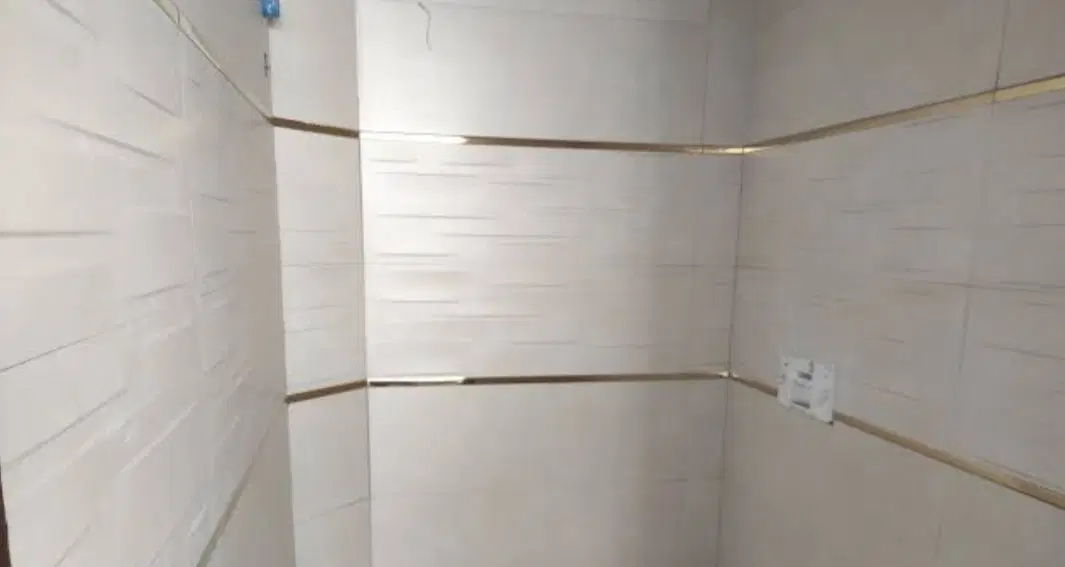 سرامیک‌کاری و سنگ‌کاری در هاشمی