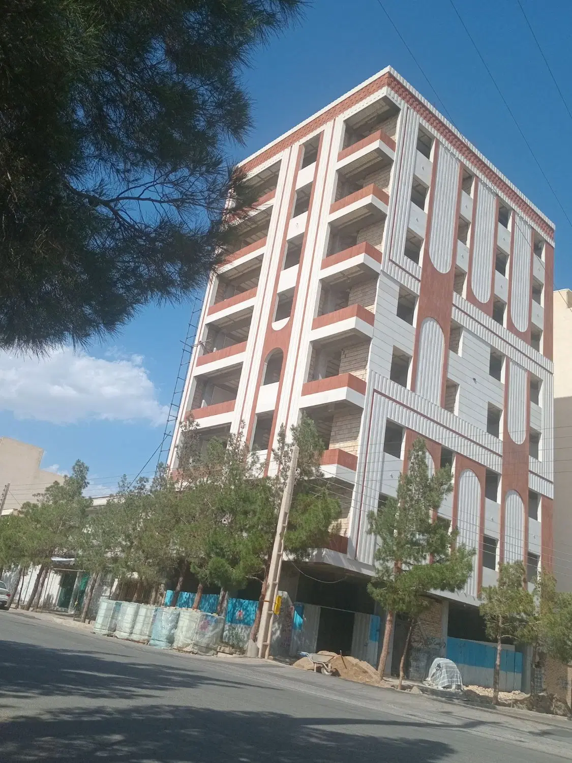 سنگ‌کاری و کاشی‌کاری در افسریه شمالی - تصویر 3