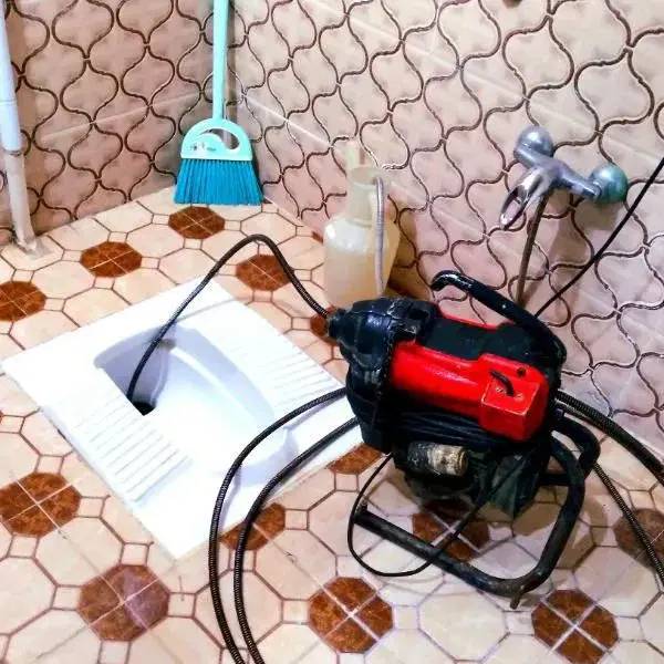 لوله‌بازکنی و تخلیه چاه در پرستار - تصویر 3