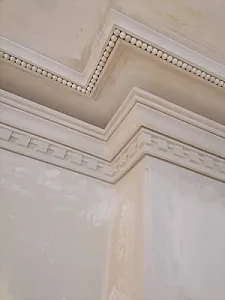 گچکاری، کاشی‌کاری و نقاشی ساختمان در دهقان