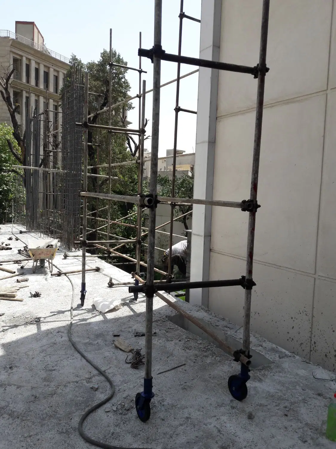 داربست فلزی در پاسداران - تصویر 3