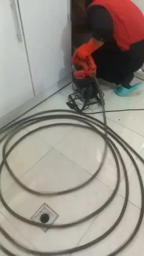 لوله‌بازکنی در قیطریه