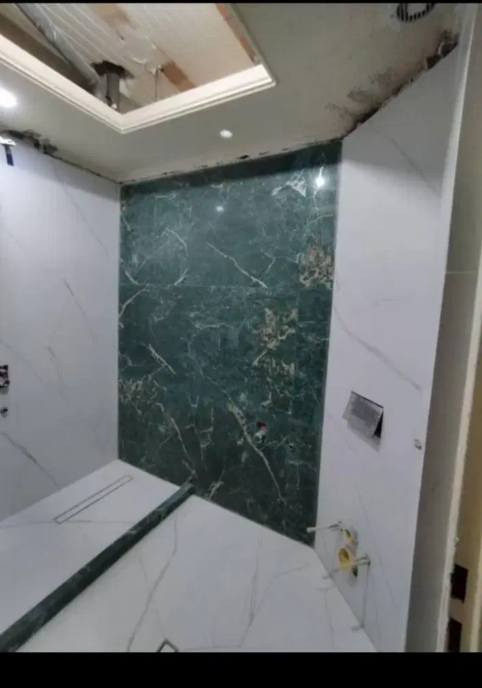 کاشی‌کاری، سنگ‌کاری و بازسازی در صادقیه