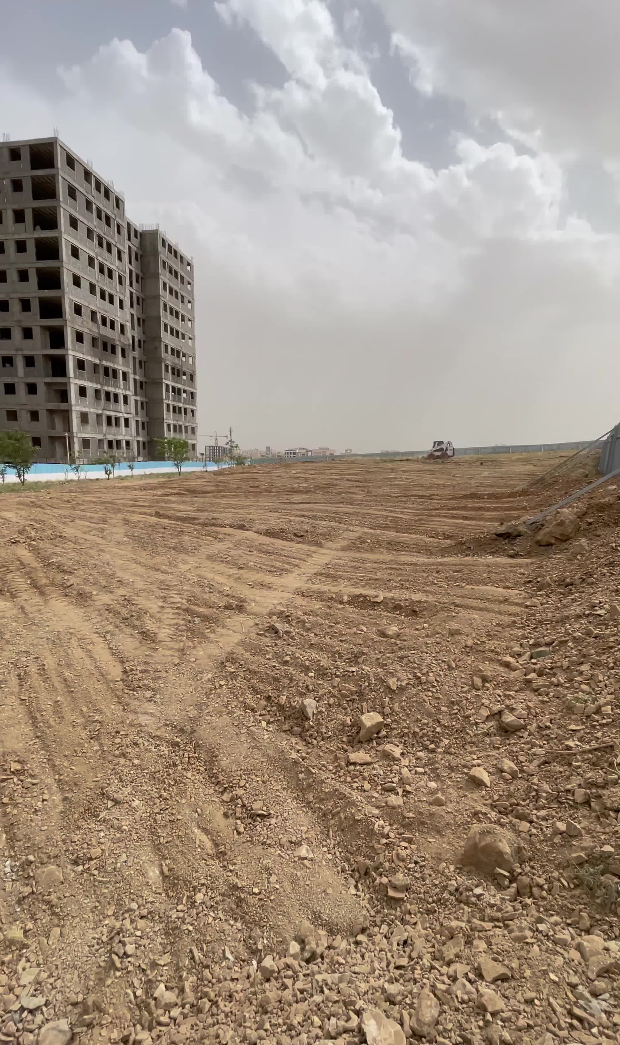 خاکبرداری و اجاره بابکت در جنت‌آباد شمالی