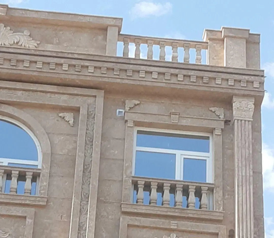 کاشی‌کاری و سنگ‌کاری در حکیمیه
