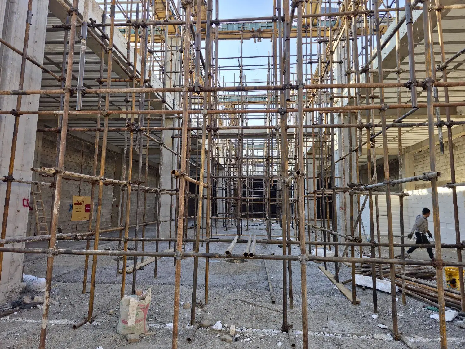 داربست فلزی در ترمینال غرب - تصویر 2