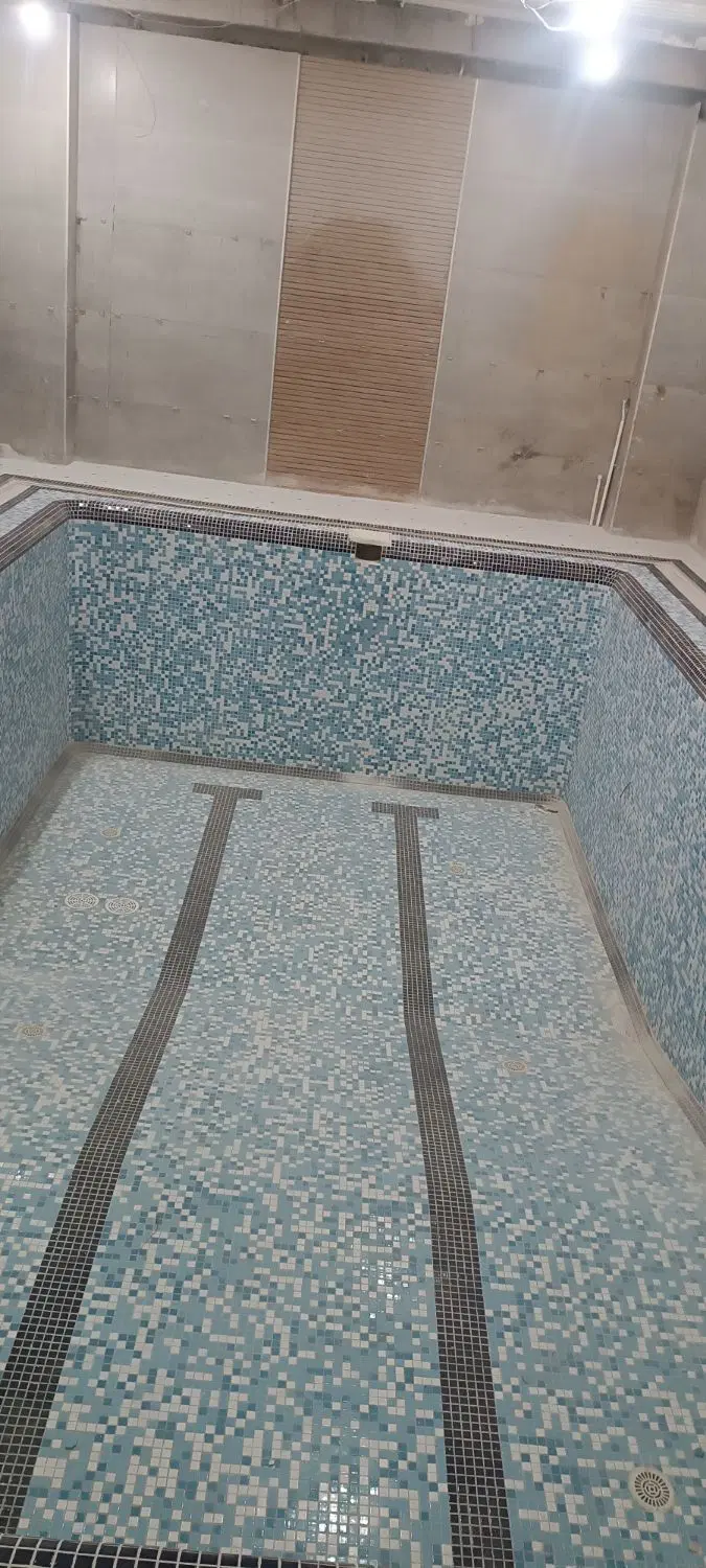 استخرسازی و کاشی‌کاری استخر در جوادیه - تصویر 2