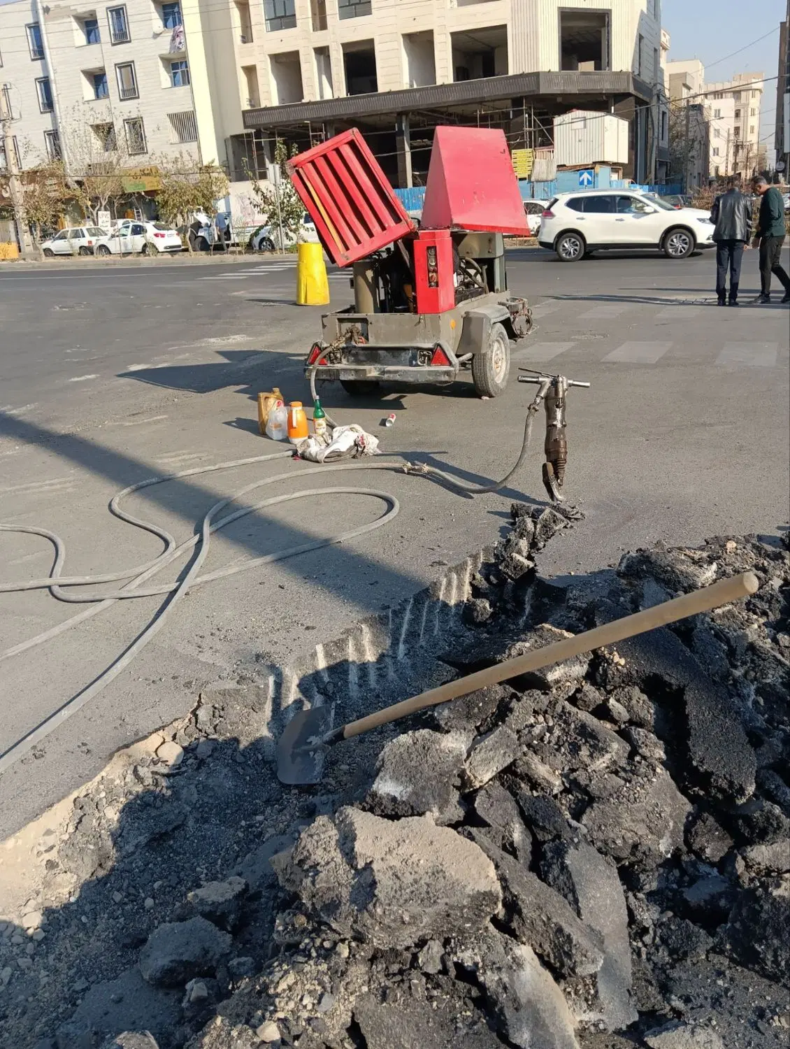 اجاره کمپرسور و تخریب ساختمان در شهرک استقلال - تصویر 2
