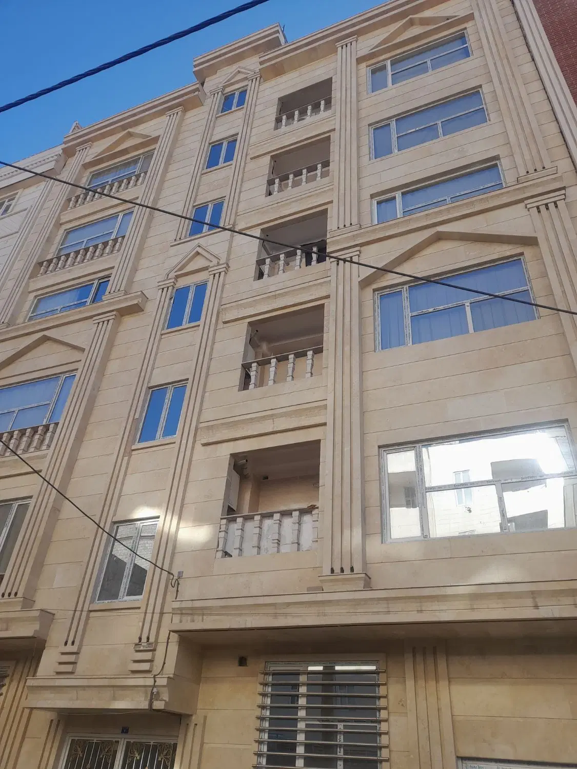 کاشی‌کاری و سرامیک‌کاری در شهرک بوعلی - تصویر 5