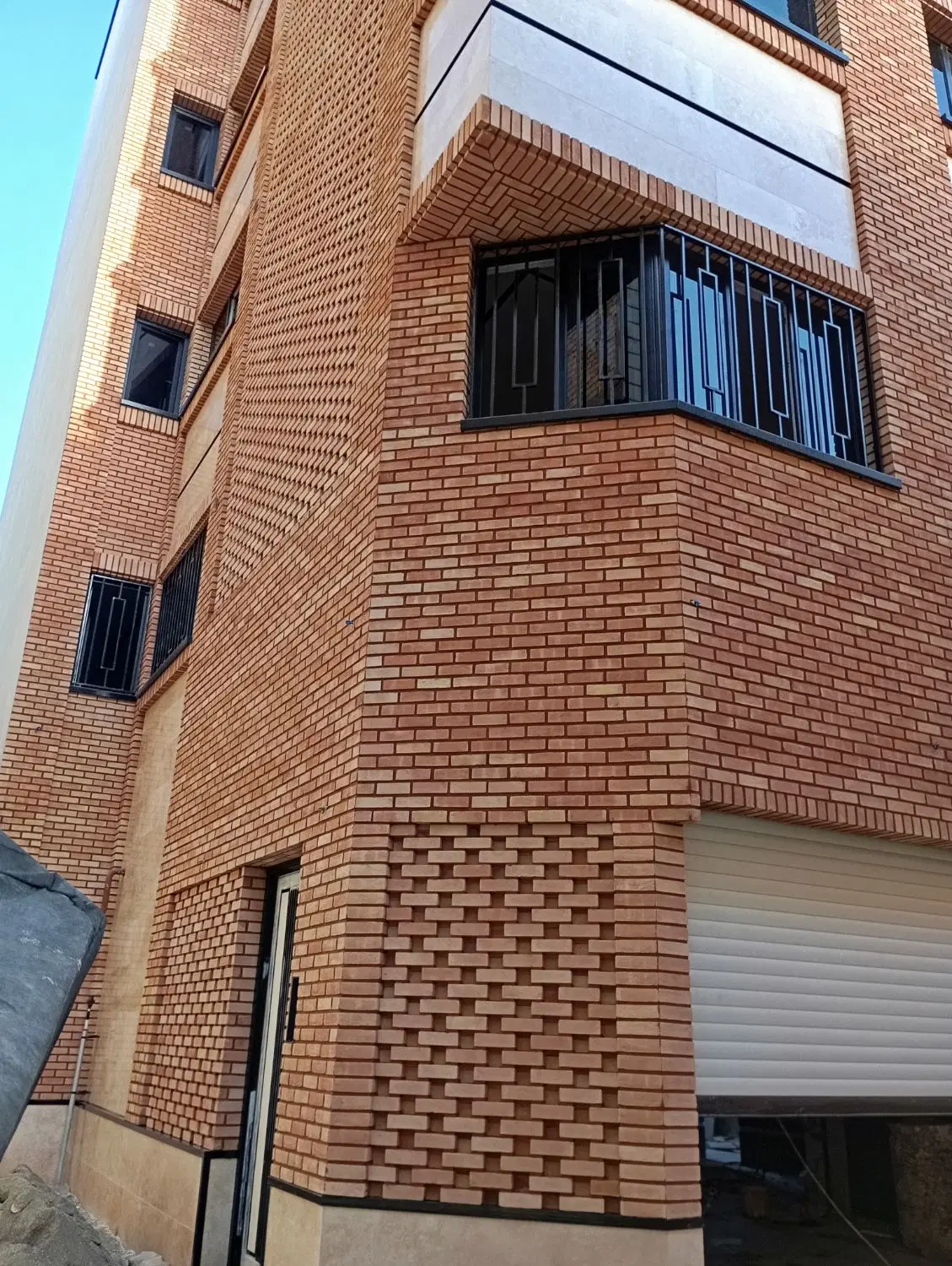 سنگ‌کار و کاشی‌کار در زاهد گیلانی - تصویر 6