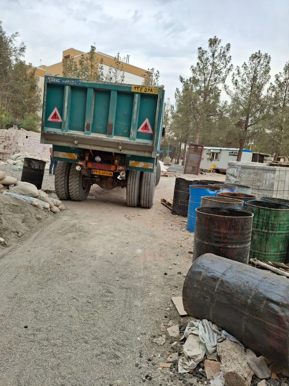 تخریب و گودبرداری در دبستان - تصویر 2