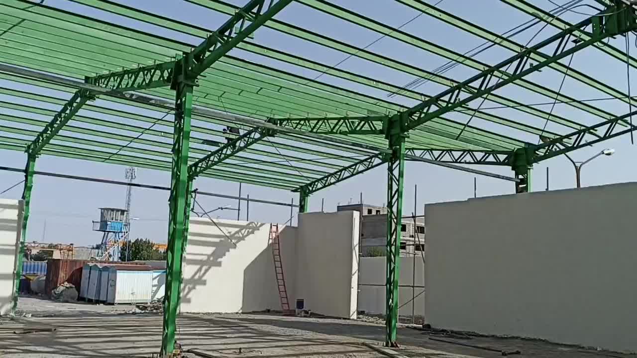نصب شیروانی و سوله در بازار آهن
