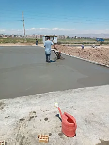 بتن‌ریزی و ماله پروانه در افسریه شمالی