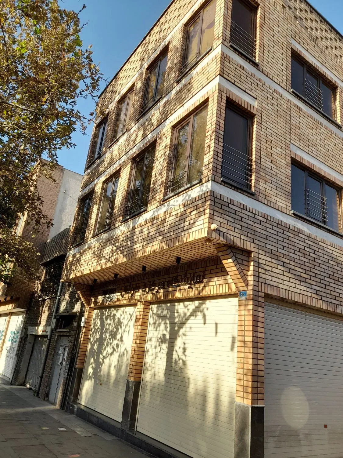 کاشی و سرامیک‌کاری در آذری - تصویر 8