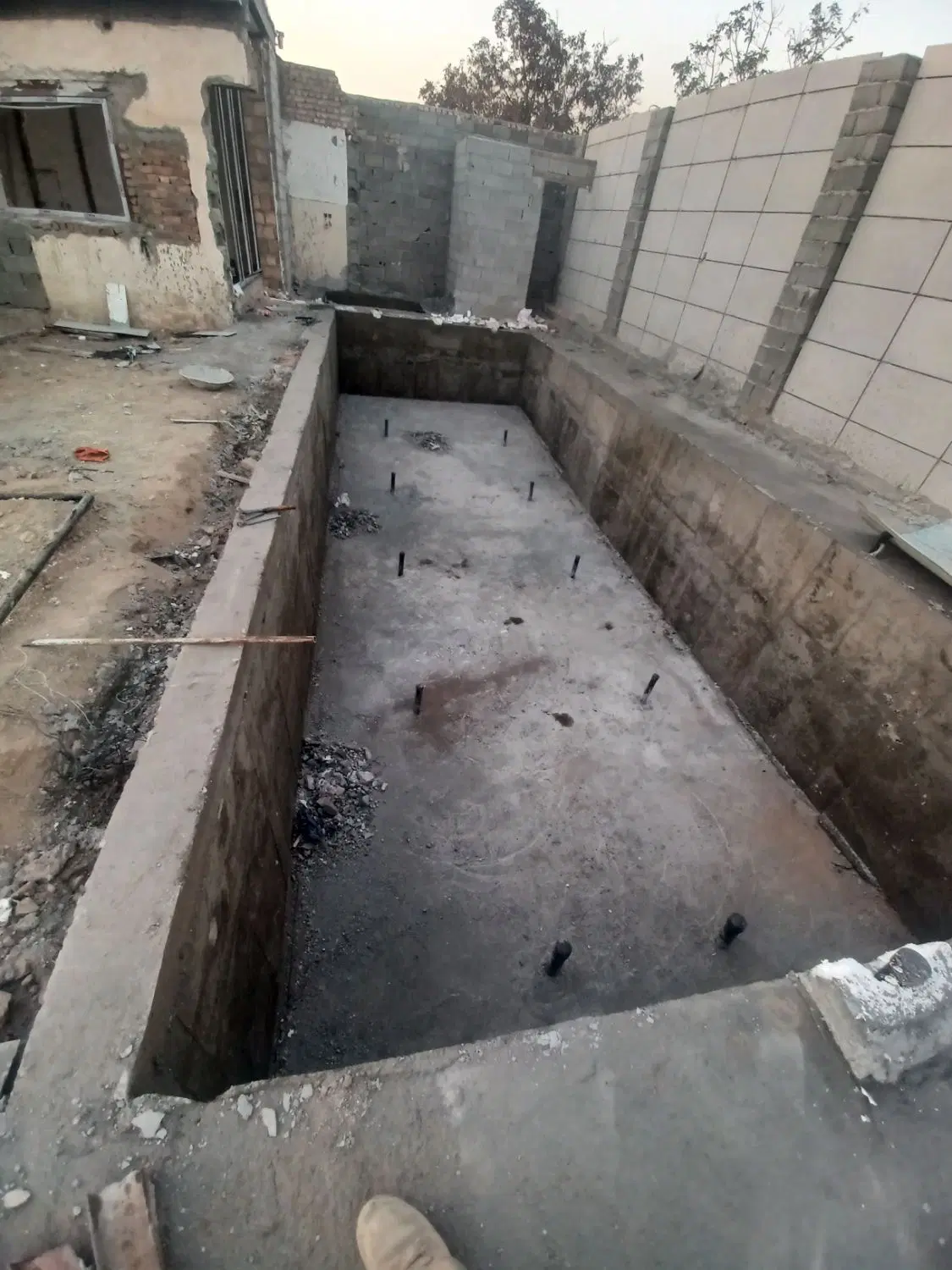 پیمانکاری قالب‌بندی و بتن‌ریزی در شهرک چیتگر - تصویر 3
