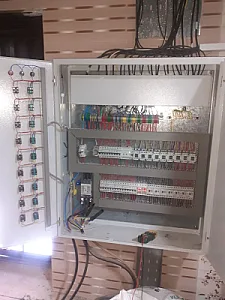 خدمات برق صنعتی و ساختمانی