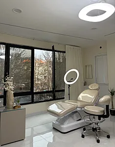 مرکزی زیبایی بلاریس دکتر آزاده مرادی