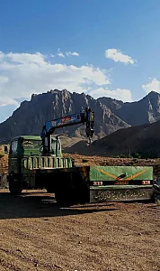جرثقیل وکفی افراخته