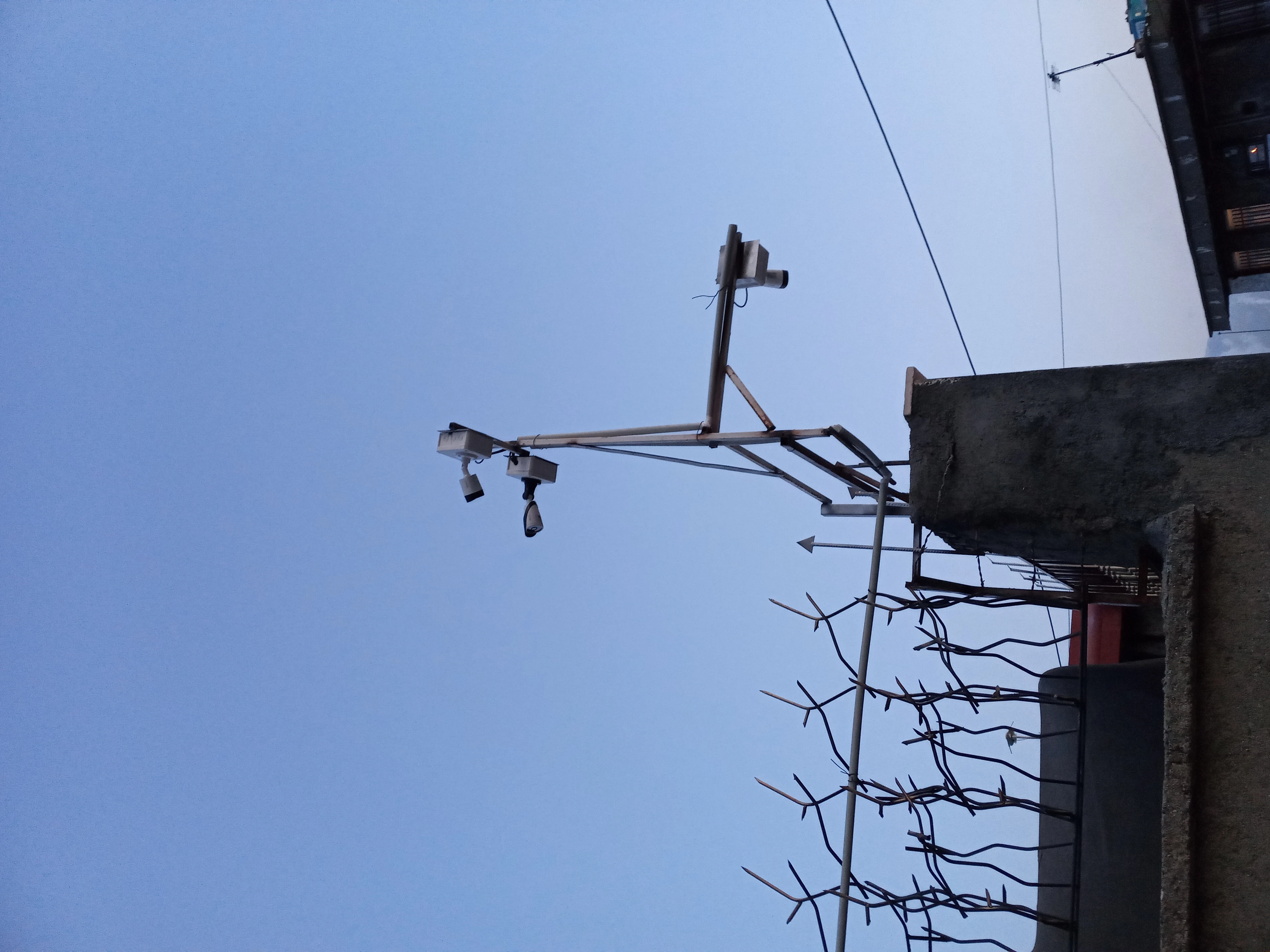 برق دوربین و دزدگیر اماکن احسان چاوشانی - تصویر 2