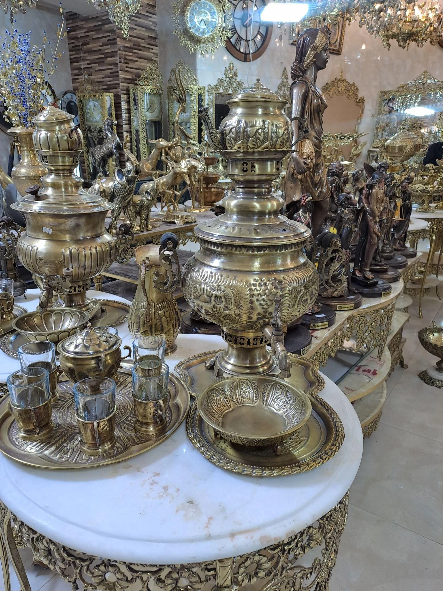 فروشگاه مس وبرنز هیلان - تصویر 2