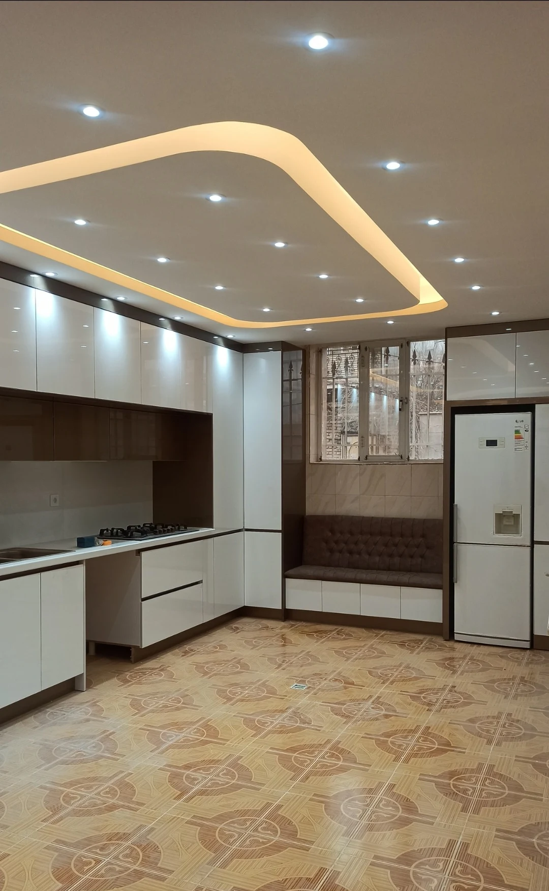 خدمات تخصصی کابینت و مصنوعات چوبی احمدیا - تصویر 3
