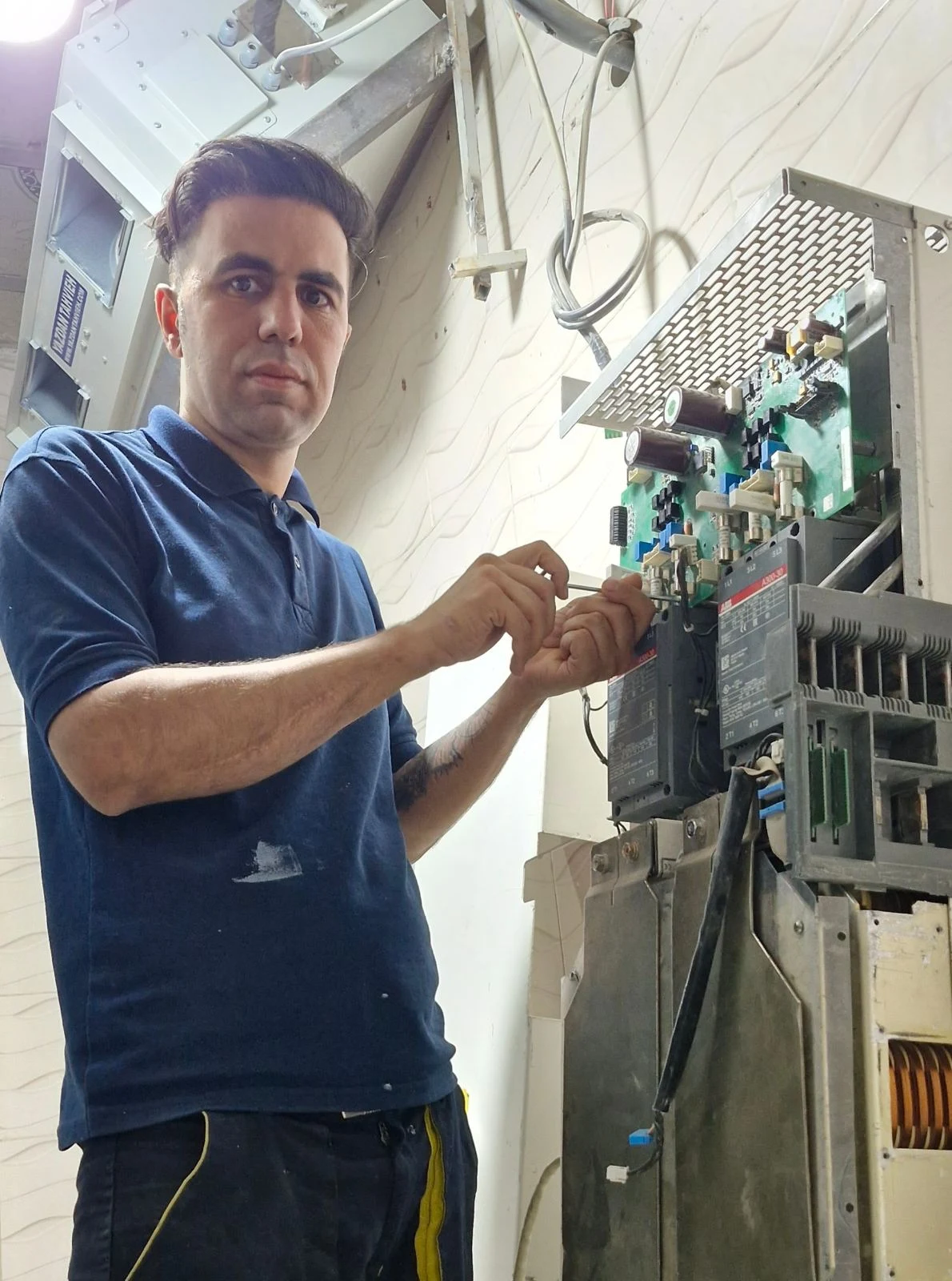 فروشگاه تجهیز الکتریکی