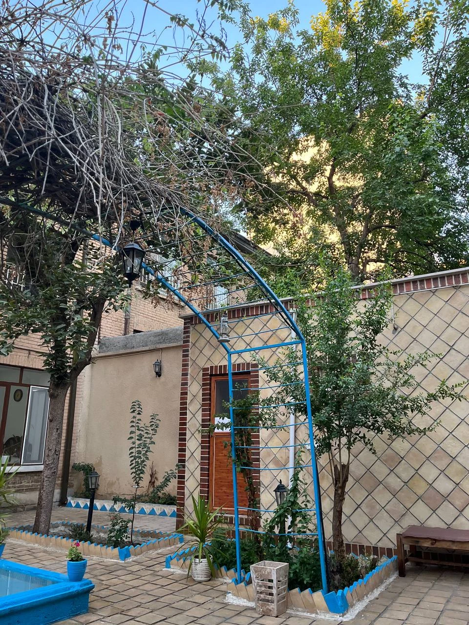 اقامتگاه خانه پدری - تصویر 2
