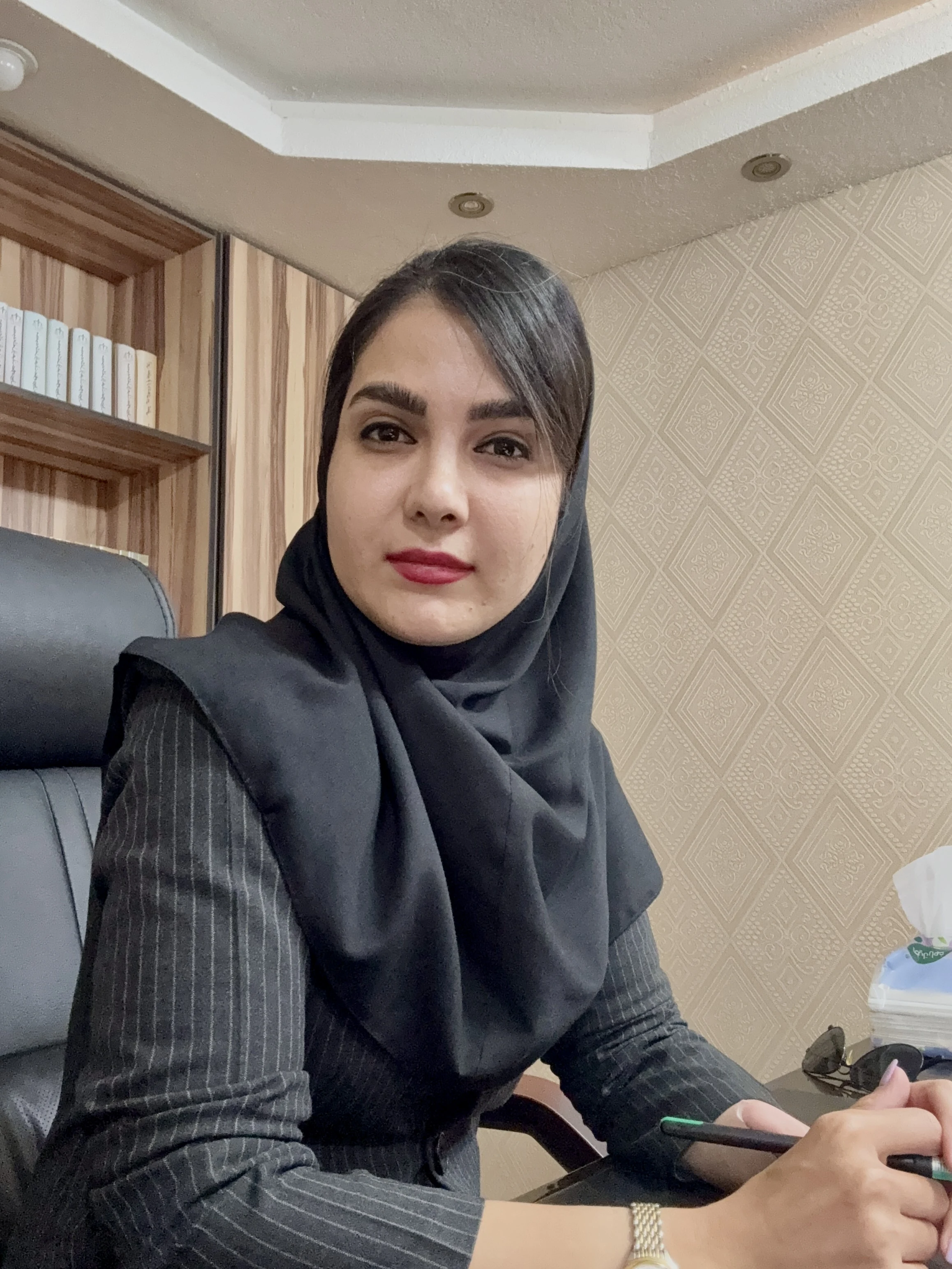 ندا فرخ نیا وکیل پایه یک دادگستری