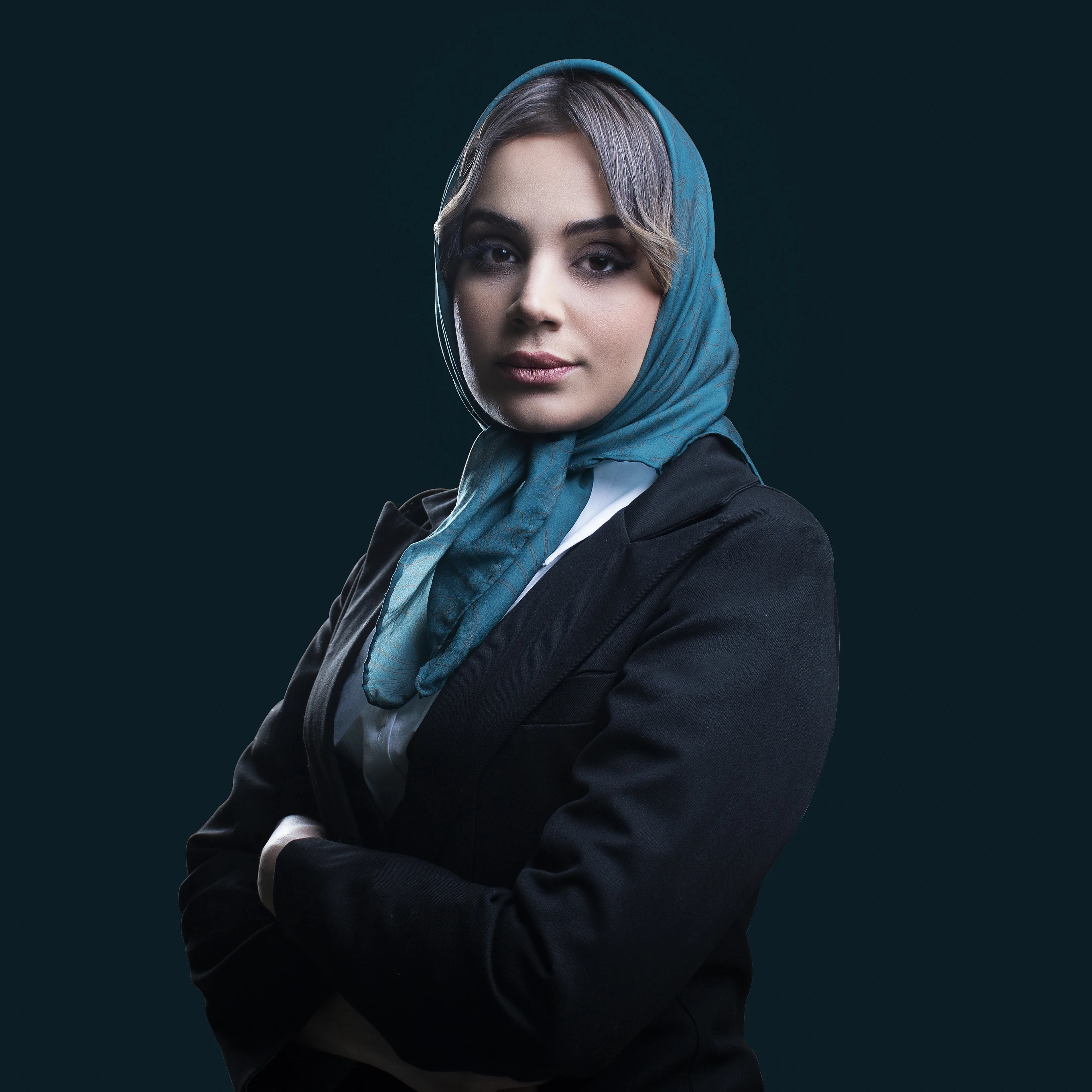 وکیل پایه یک دادگستری نرگس زاهدی پور