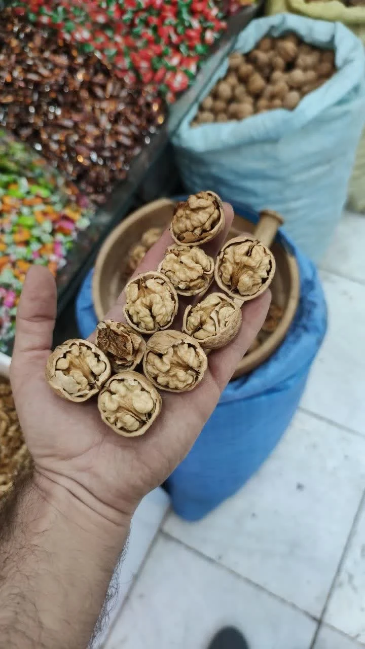 آجیل خشکبار محصولا (گردو بادام پسته عسل)