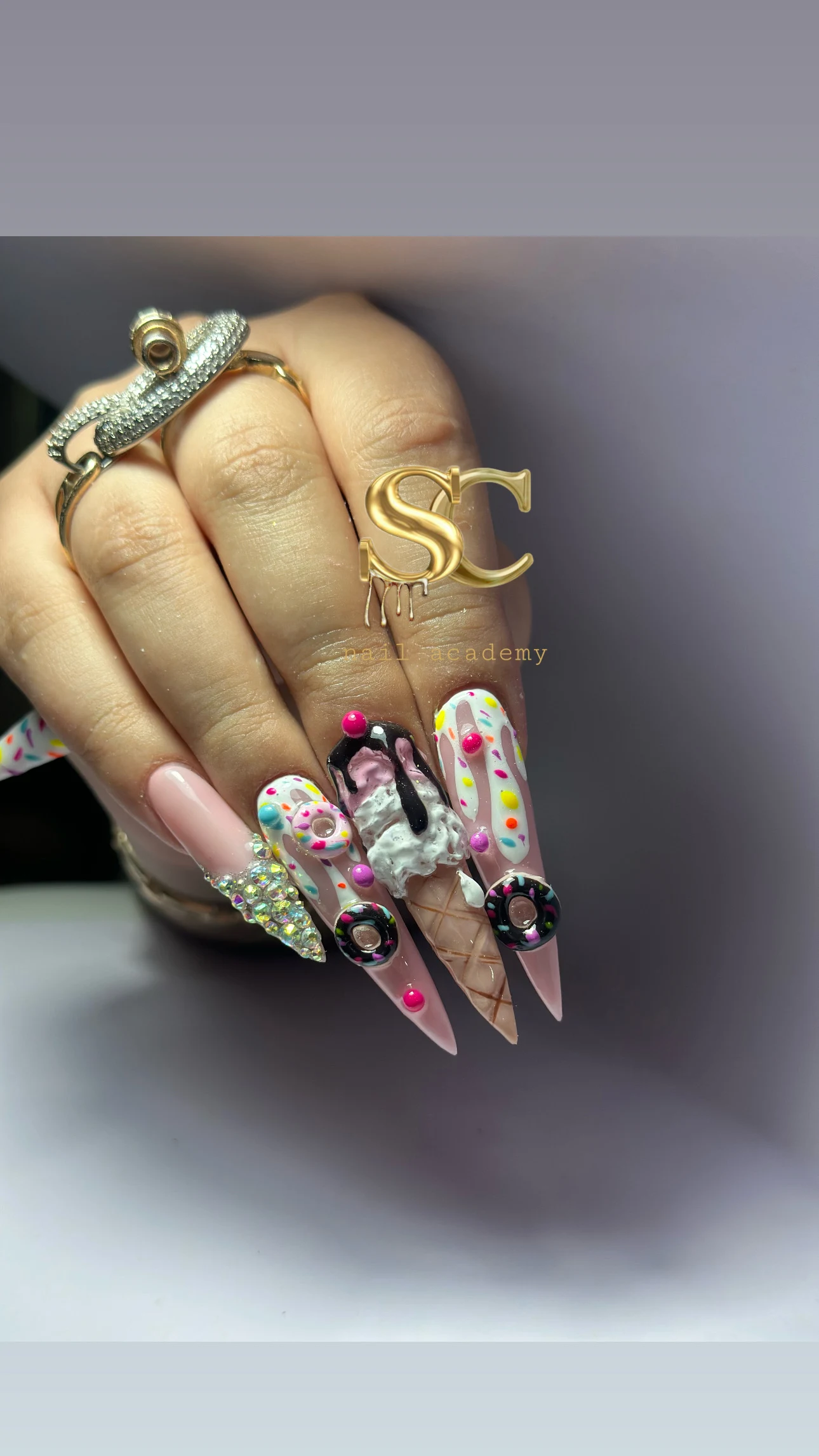 سارا چگینی  ناخن کار  و مدرس  رسمی - تصویر 3