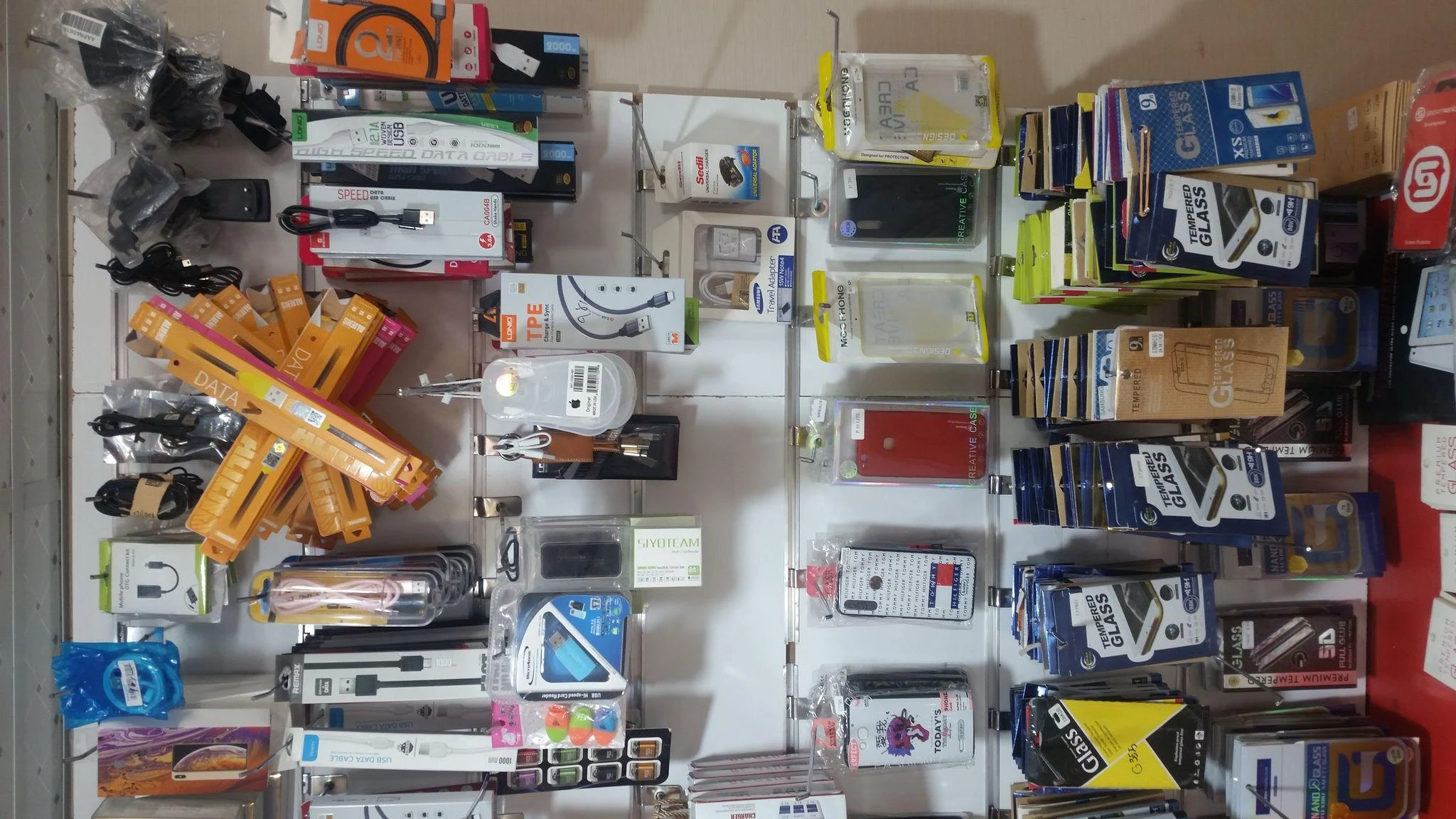 فروشگاه موبایل و وسایل جانبی ئه وین سنندج