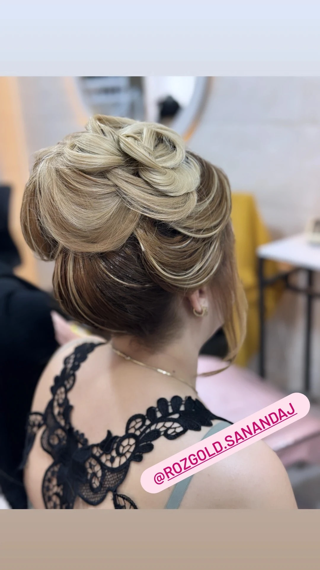 آموزشگاه و سالن زیبای رزگلد