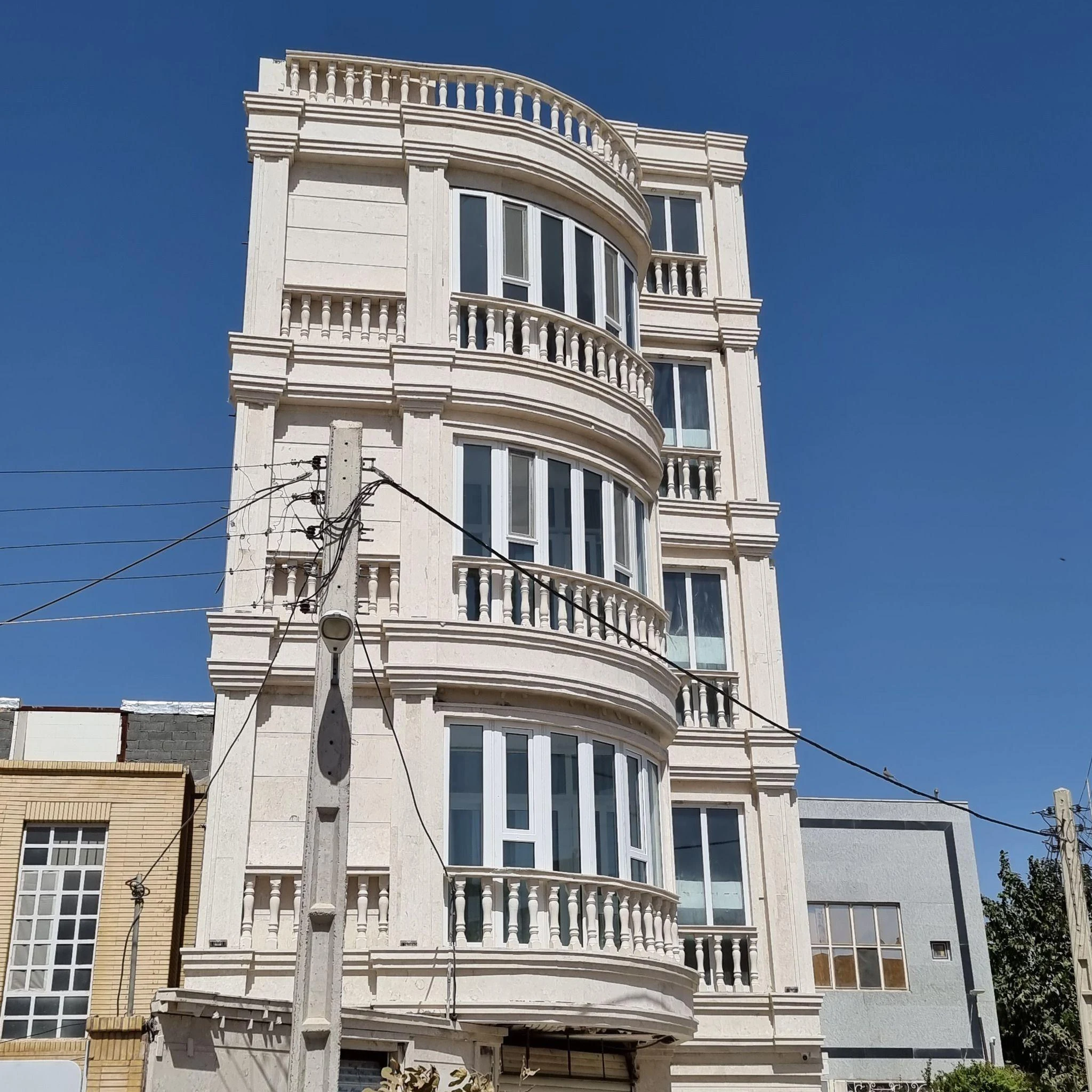 شرکت الماس پنجره عایق انرژی تولیدی عباسی - تصویر 2