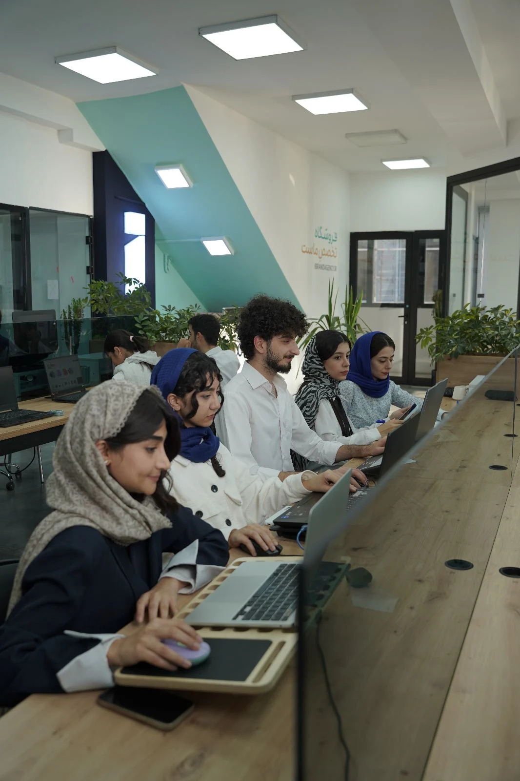 آژانس توسعه کسب و کار آی برند - تصویر 2