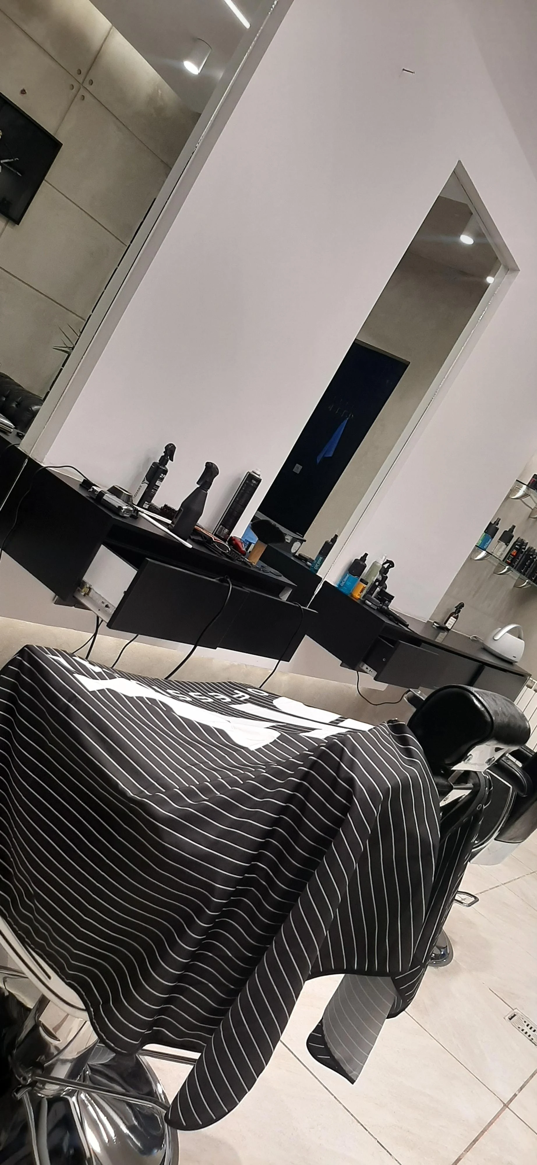 آرایشگاه مردانه ساقدوش