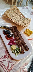 نان داغ کباب داغ صادق گلپایگانی