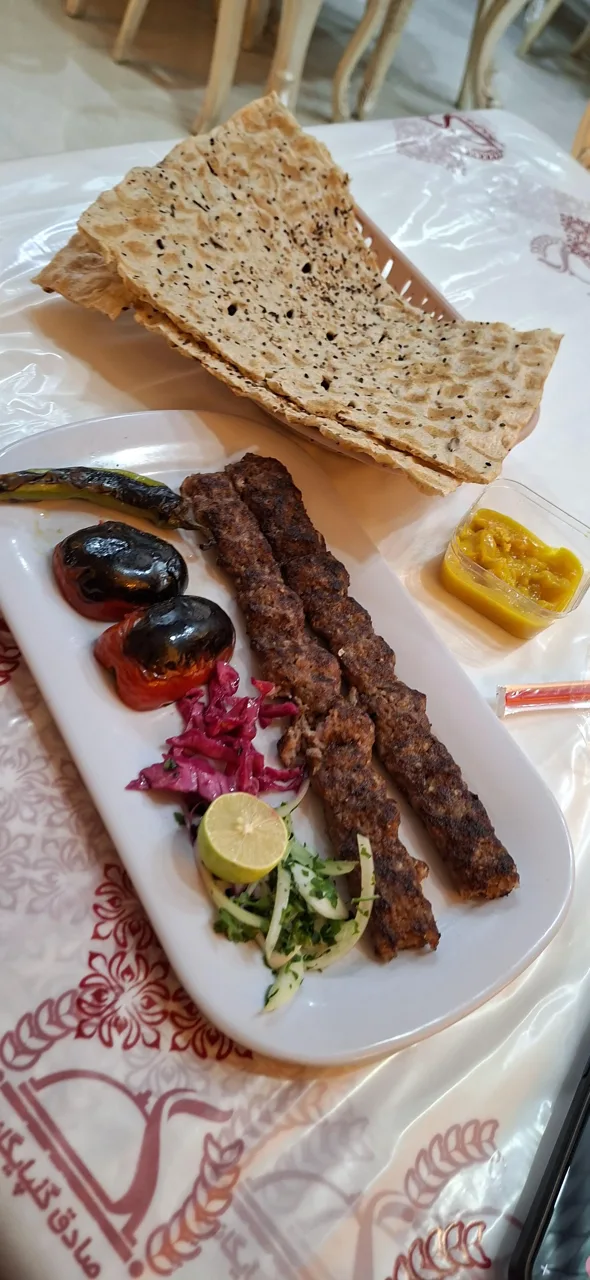نان داغ کباب داغ صادق گلپایگانی