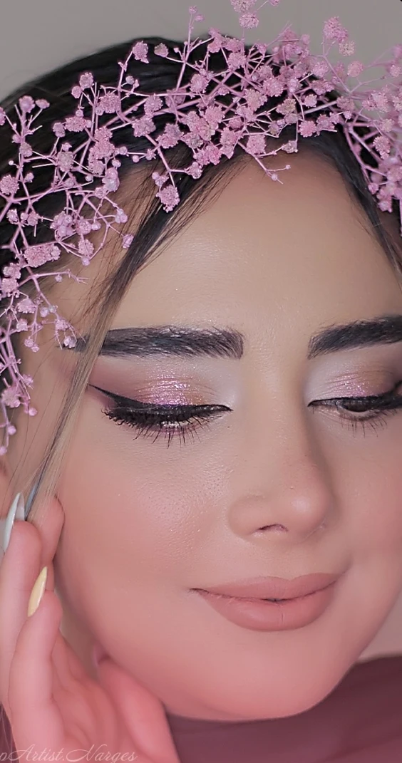 سالن زیبایی‌لیرا - کاشت ناخن در زنجان