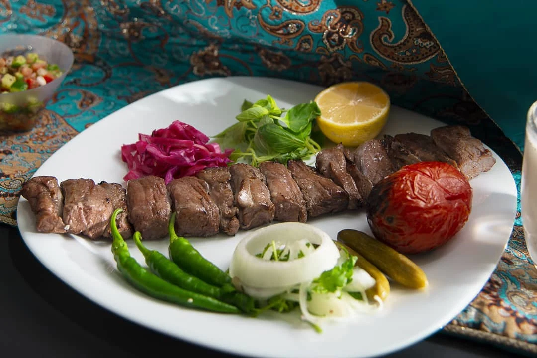 گشنیز نان و کباب - تصویر 4