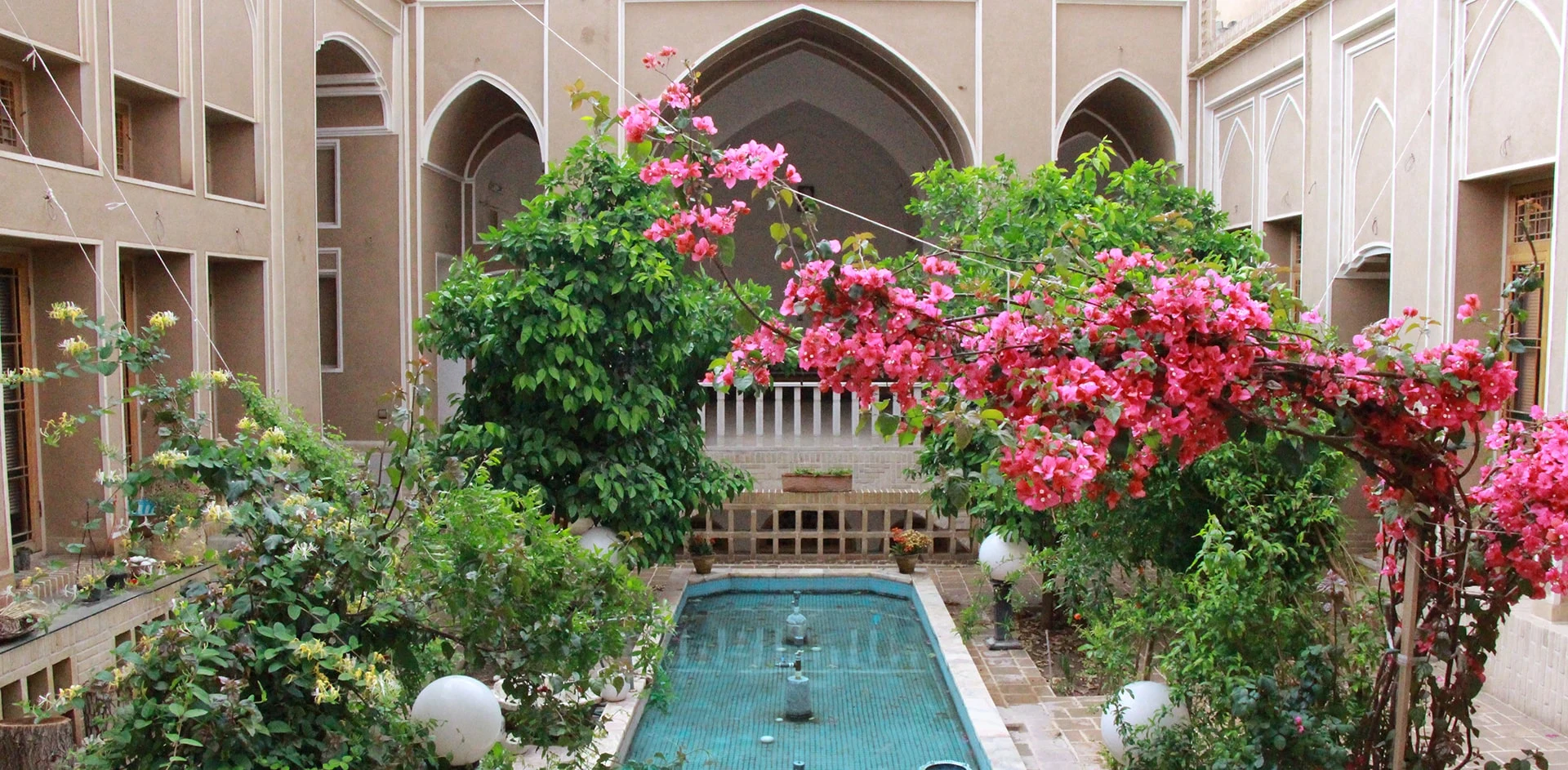 اقامتگاه بومگردی خان و بانو - اقامتگاه سنتی و بوم‌گردی در یزد - تصویر 3