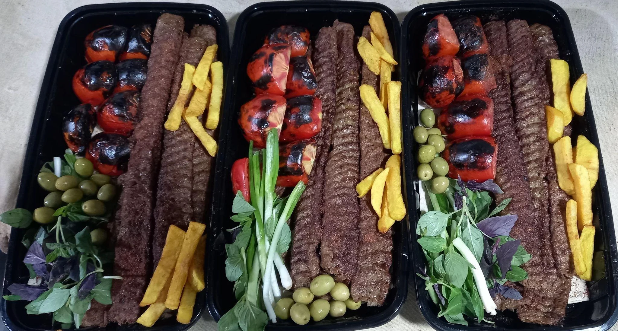 آشپزخانه شمشیری - کترینگ و تهیه غذا در همدان - تصویر 4