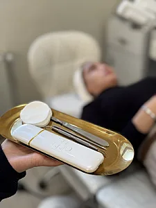 پاکسازی پوست نسترن