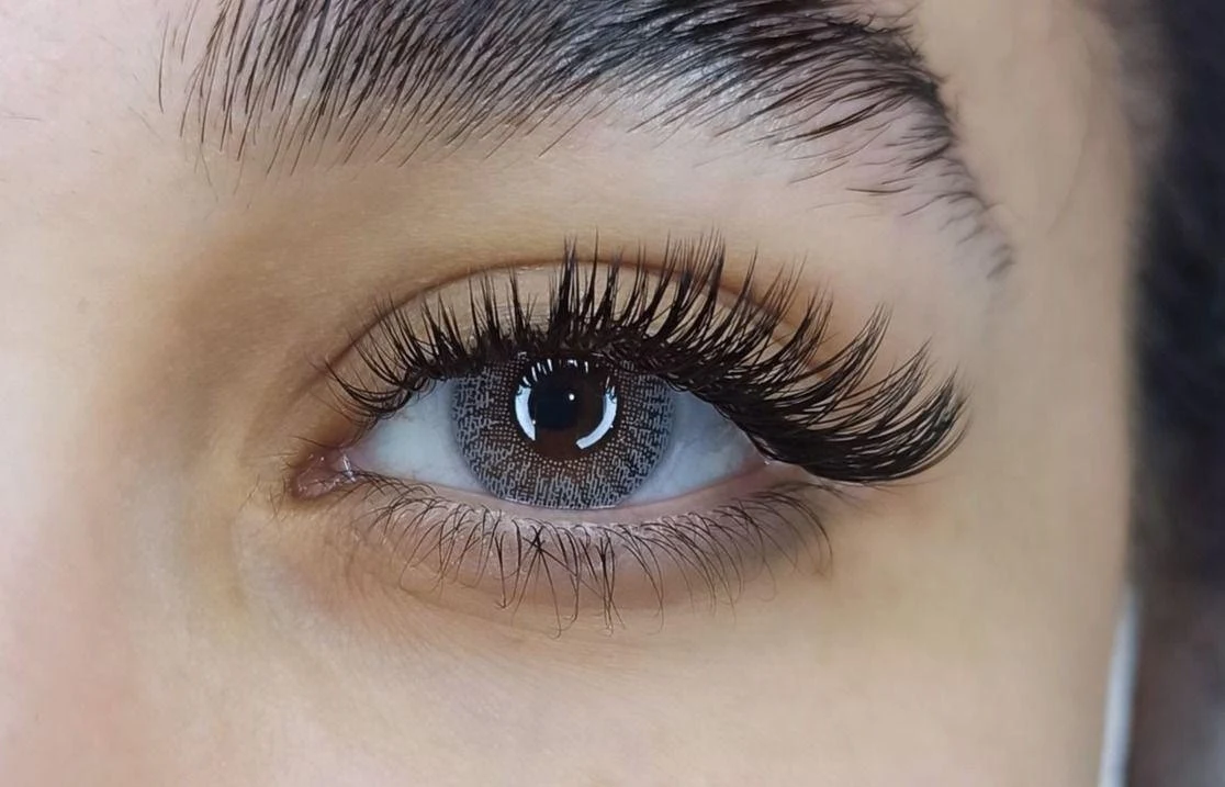 آکادمی مژه و میکاپ روژان - آرایشگاه زنانه در اراک